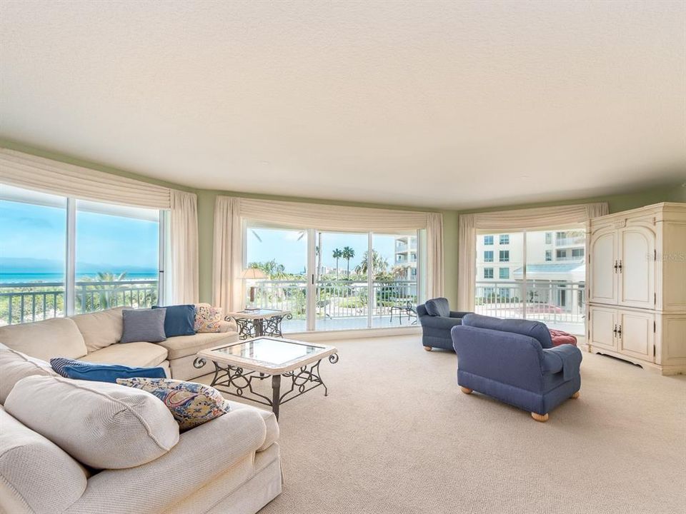 For Sale: $1,995,000 (3 beds, 3 baths, 2521 Square Feet)