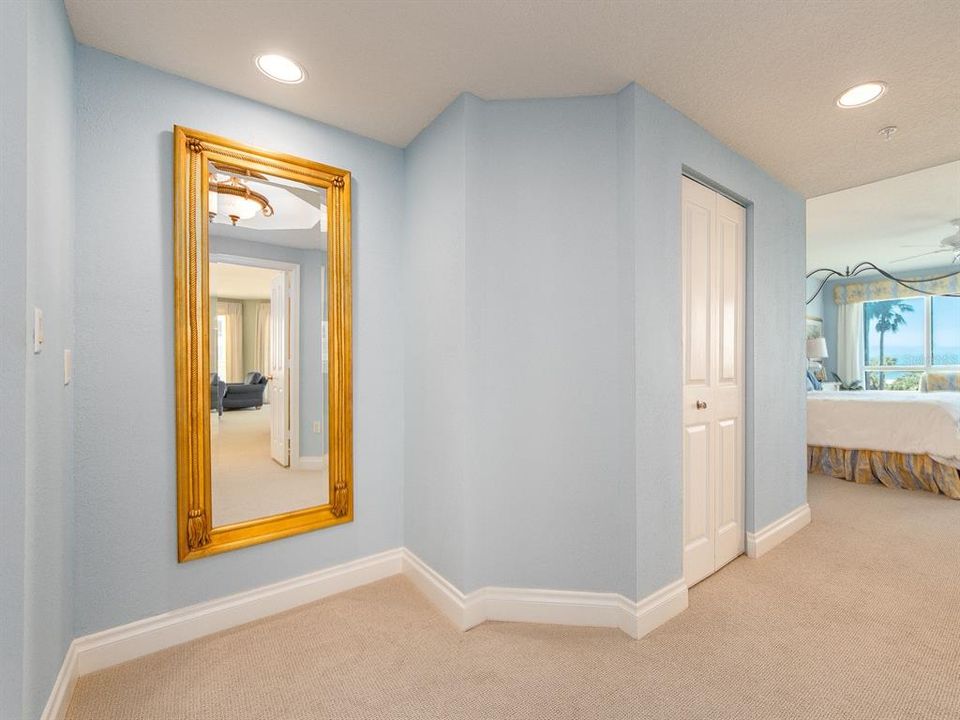 For Sale: $1,995,000 (3 beds, 3 baths, 2521 Square Feet)