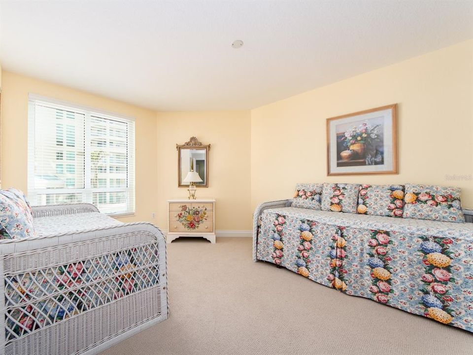 For Sale: $1,995,000 (3 beds, 3 baths, 2521 Square Feet)