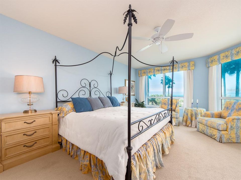 For Sale: $1,995,000 (3 beds, 3 baths, 2521 Square Feet)