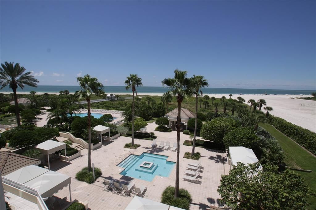 For Sale: $1,995,000 (3 beds, 3 baths, 2521 Square Feet)