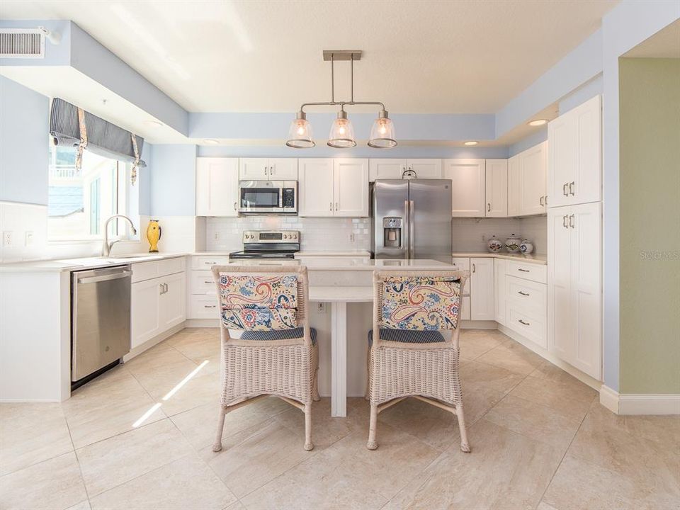 For Sale: $1,995,000 (3 beds, 3 baths, 2521 Square Feet)