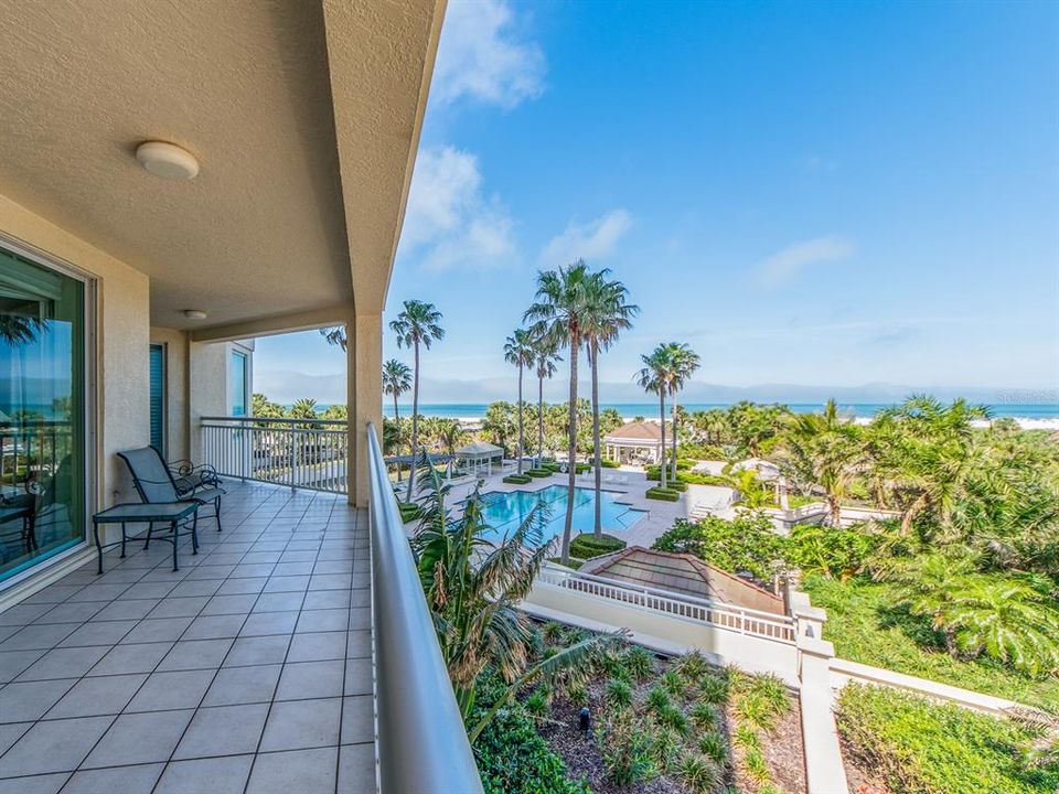 For Sale: $1,995,000 (3 beds, 3 baths, 2521 Square Feet)