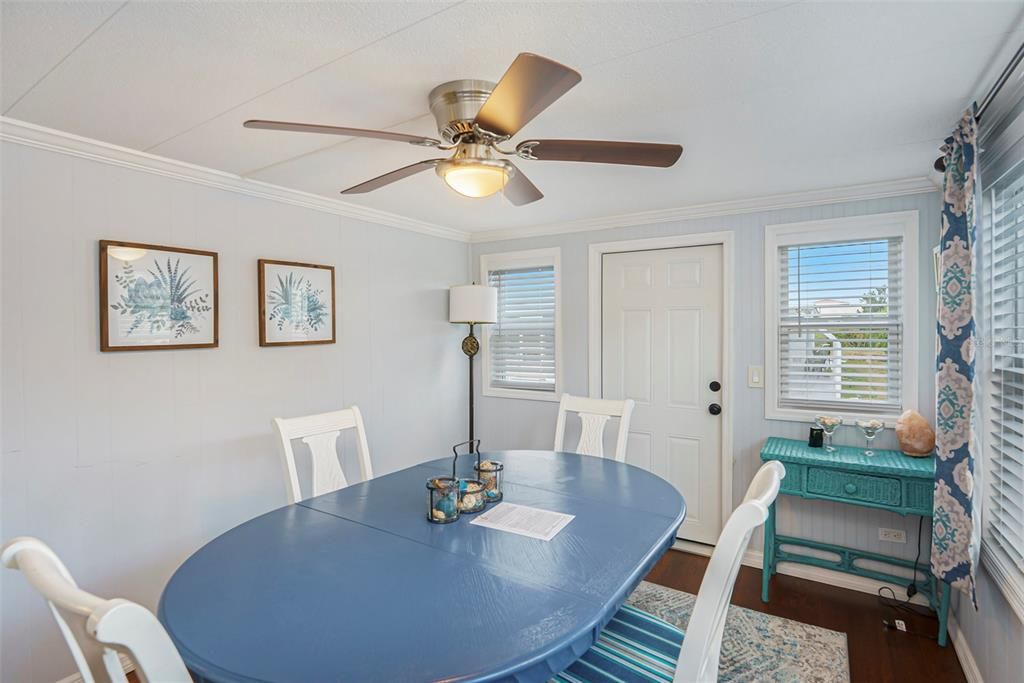 En Venta: $129,900 (2 camas, 2 baños, 954 Pies cuadrados)