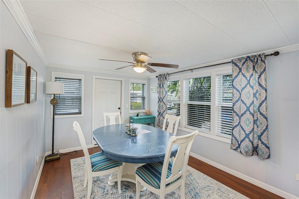 En Venta: $129,900 (2 camas, 2 baños, 954 Pies cuadrados)