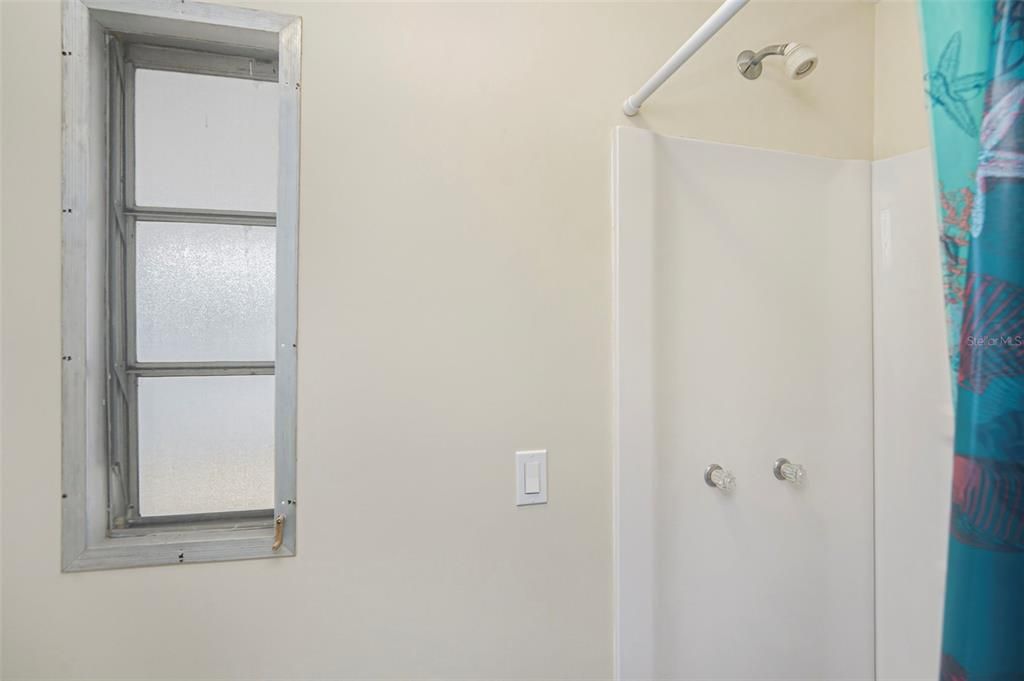 En Venta: $129,900 (2 camas, 2 baños, 954 Pies cuadrados)