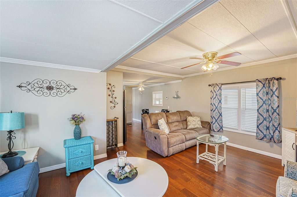 En Venta: $129,900 (2 camas, 2 baños, 954 Pies cuadrados)