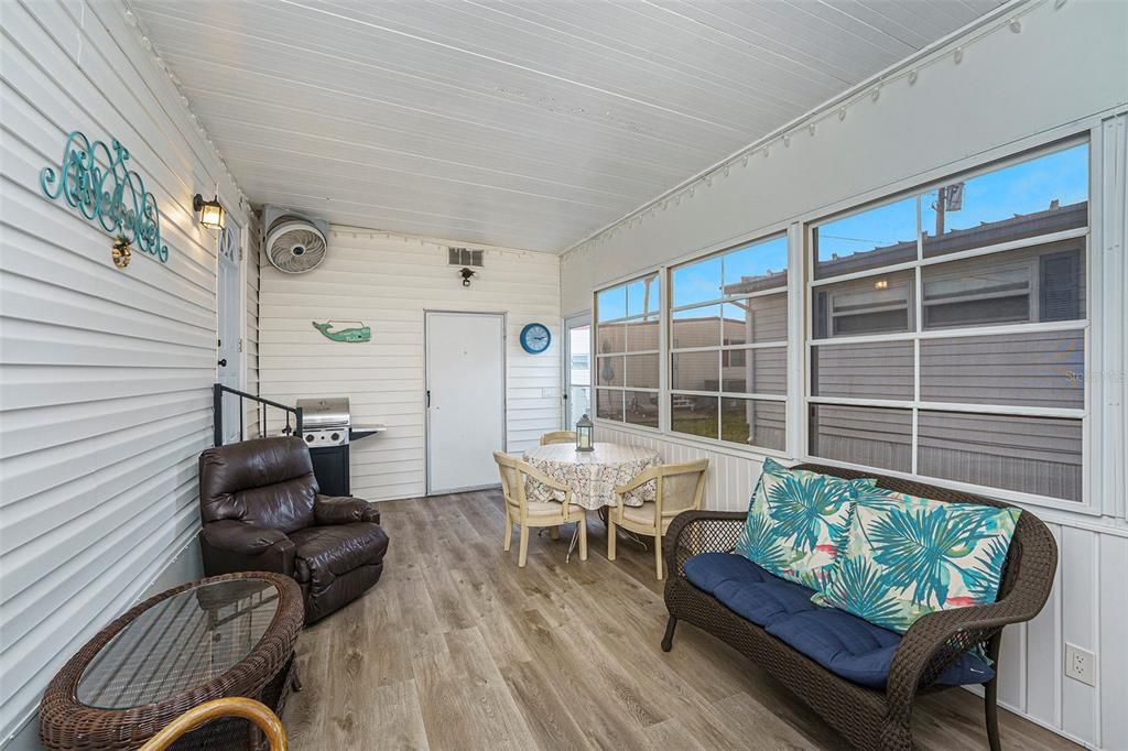 En Venta: $129,900 (2 camas, 2 baños, 954 Pies cuadrados)