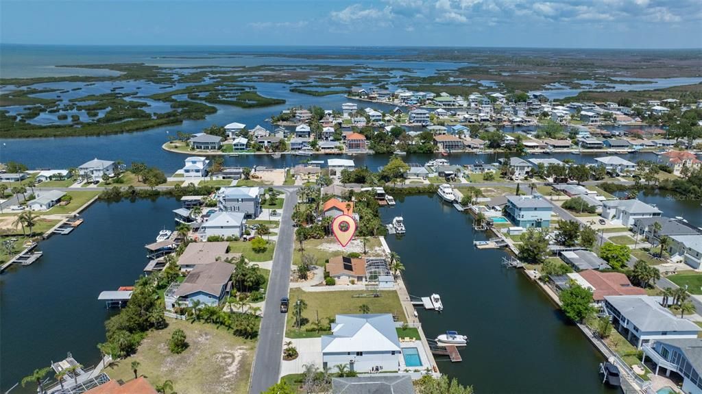 На продажу: $249,900 (0.16 acres)