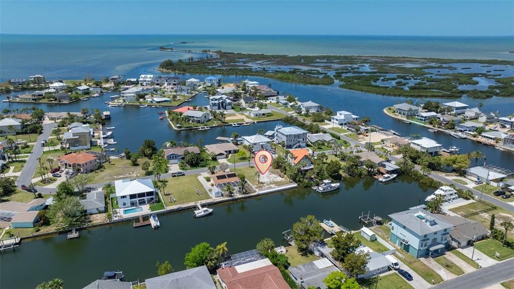 На продажу: $249,900 (0.16 acres)