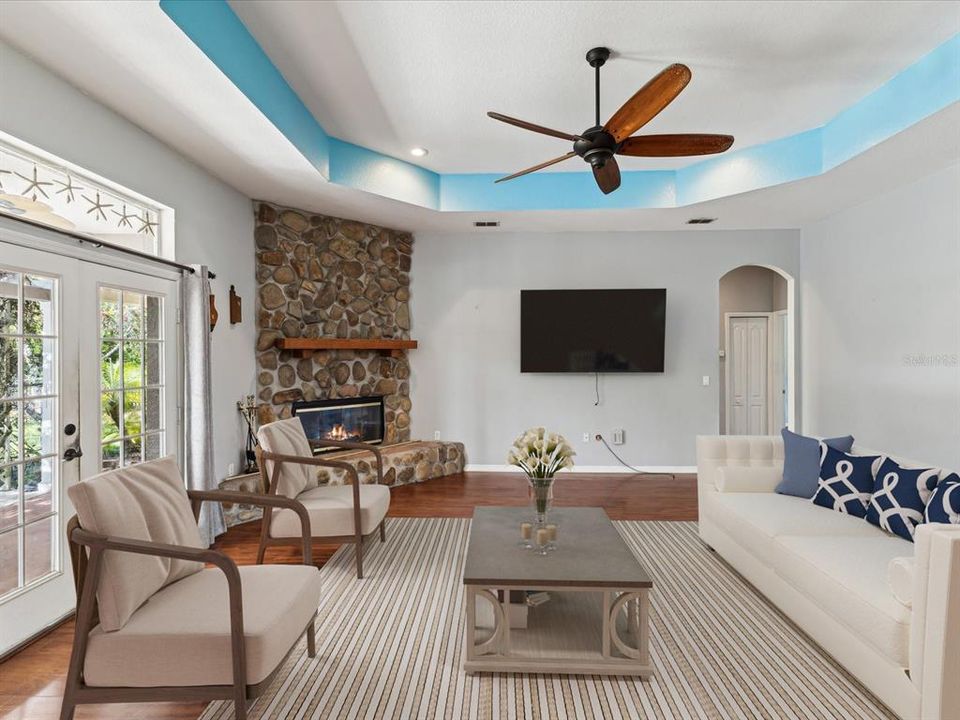 En Venta: $600,000 (3 camas, 2 baños, 2182 Pies cuadrados)