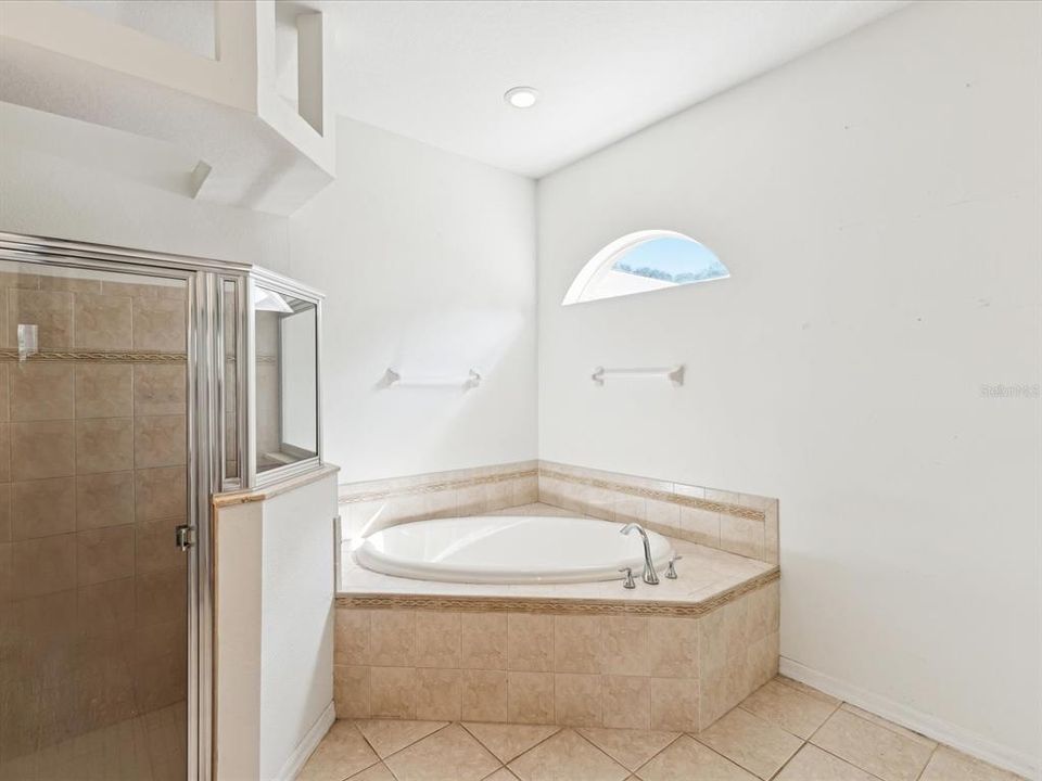 En Venta: $600,000 (3 camas, 2 baños, 2182 Pies cuadrados)