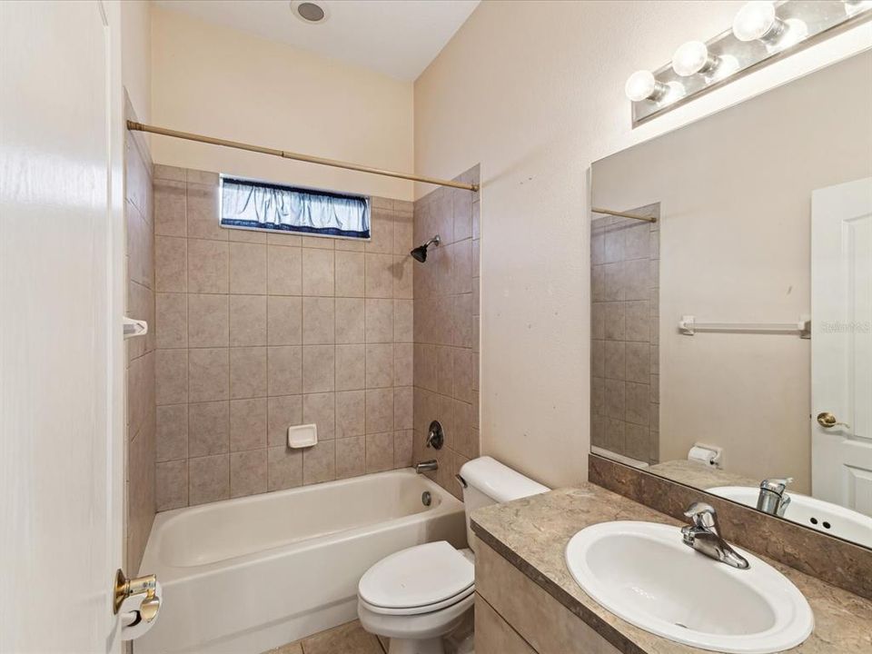 En Venta: $600,000 (3 camas, 2 baños, 2182 Pies cuadrados)