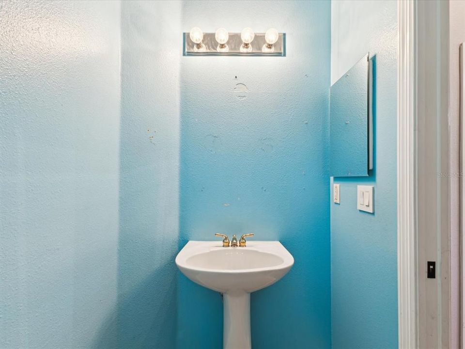 En Venta: $600,000 (3 camas, 2 baños, 2182 Pies cuadrados)