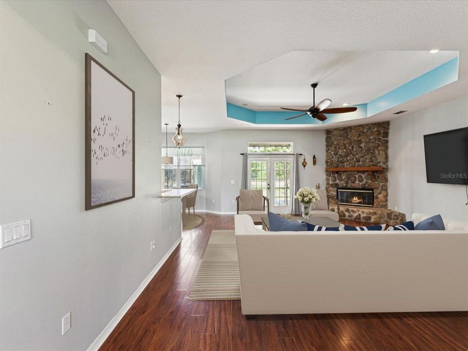 En Venta: $600,000 (3 camas, 2 baños, 2182 Pies cuadrados)