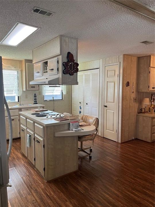 待售: $89,900 (2 贝兹, 2 浴室, 1248 平方英尺)