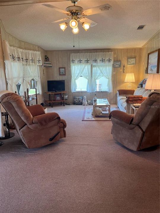 待售: $89,900 (2 贝兹, 2 浴室, 1248 平方英尺)