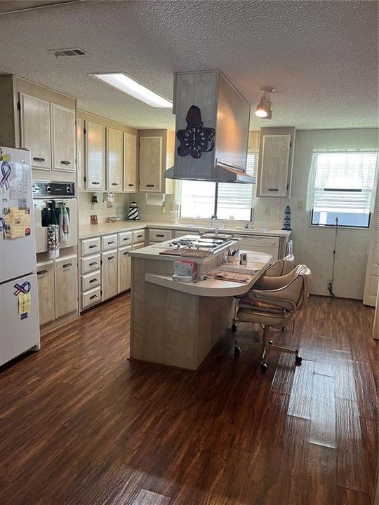 待售: $89,900 (2 贝兹, 2 浴室, 1248 平方英尺)