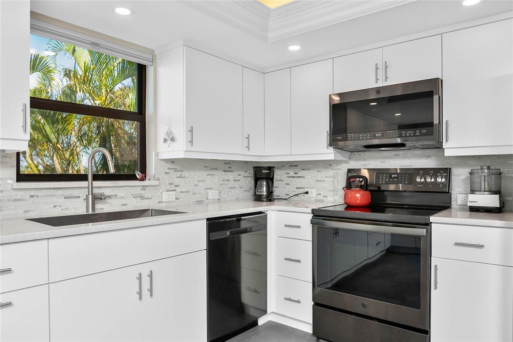 Active With Contract: $710,000 (4 beds, 3 baths, 2305 Square Feet)