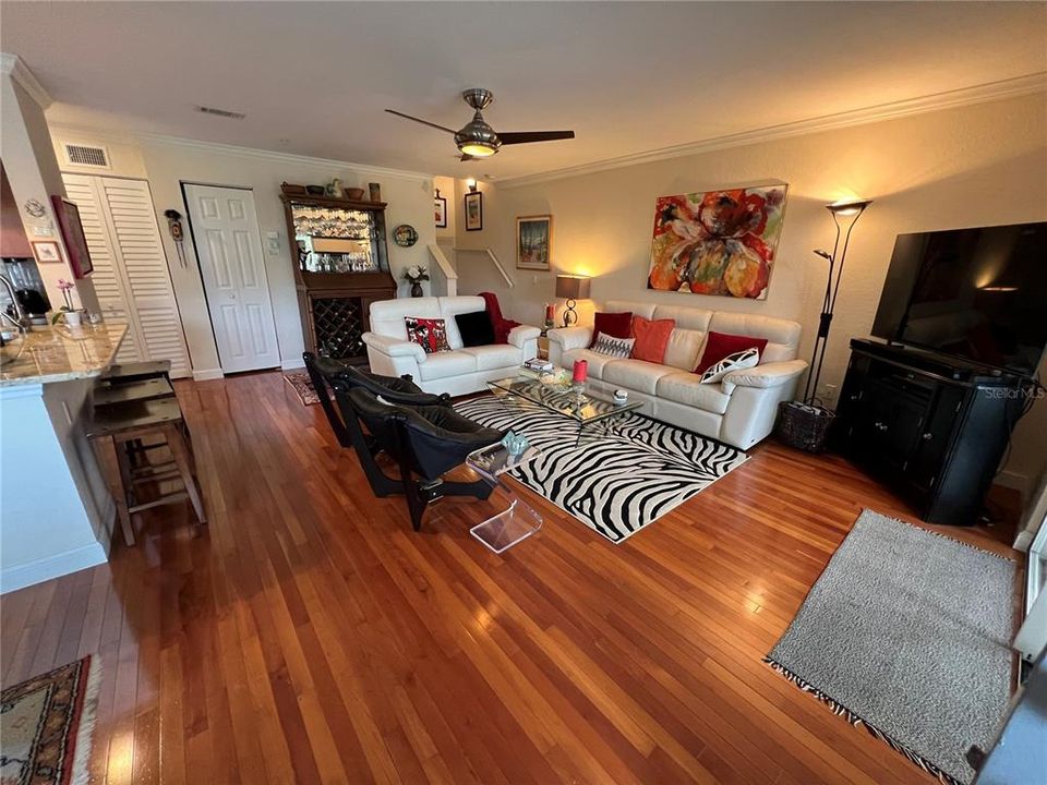 For Rent: $2,200 (2 beds, 2 baths, 1224 Square Feet)