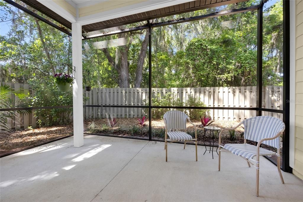 合同活跃: $389,900 (4 贝兹, 3 浴室, 2046 平方英尺)