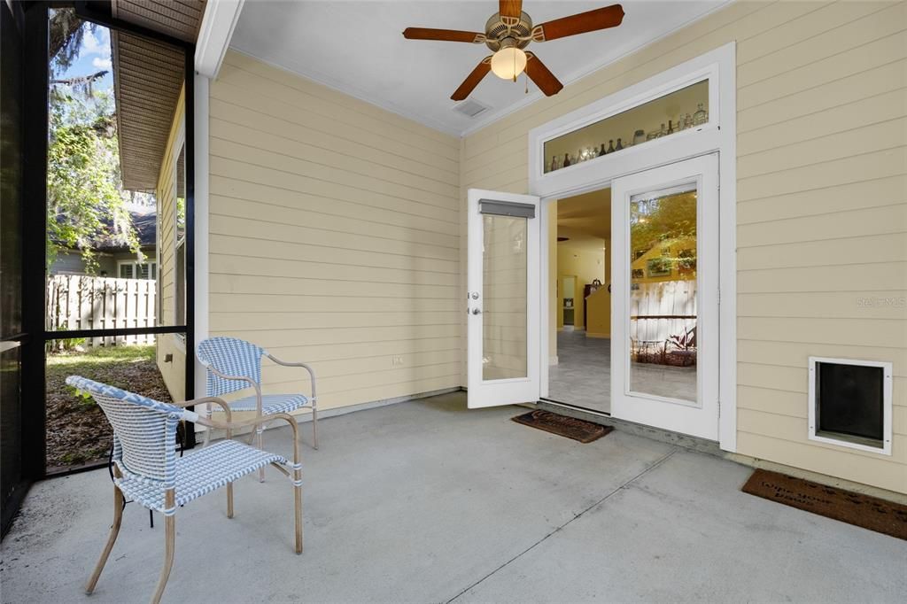 合同活跃: $389,900 (4 贝兹, 3 浴室, 2046 平方英尺)