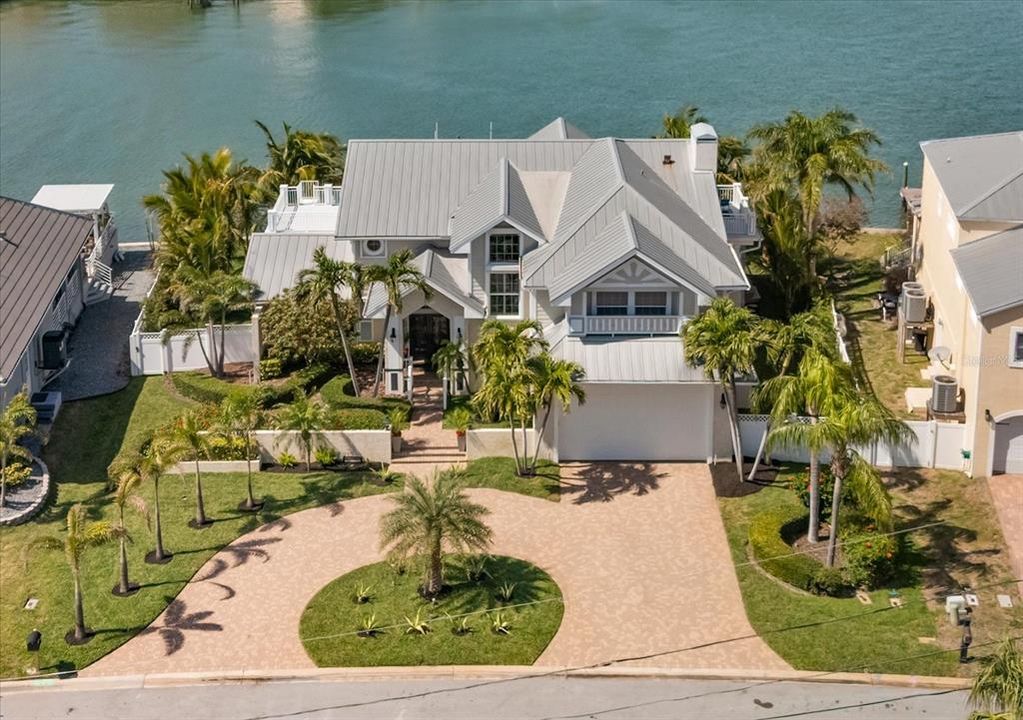 Vendido Recientemente: $2,850,000 (4 camas, 3 baños, 3959 Pies cuadrados)