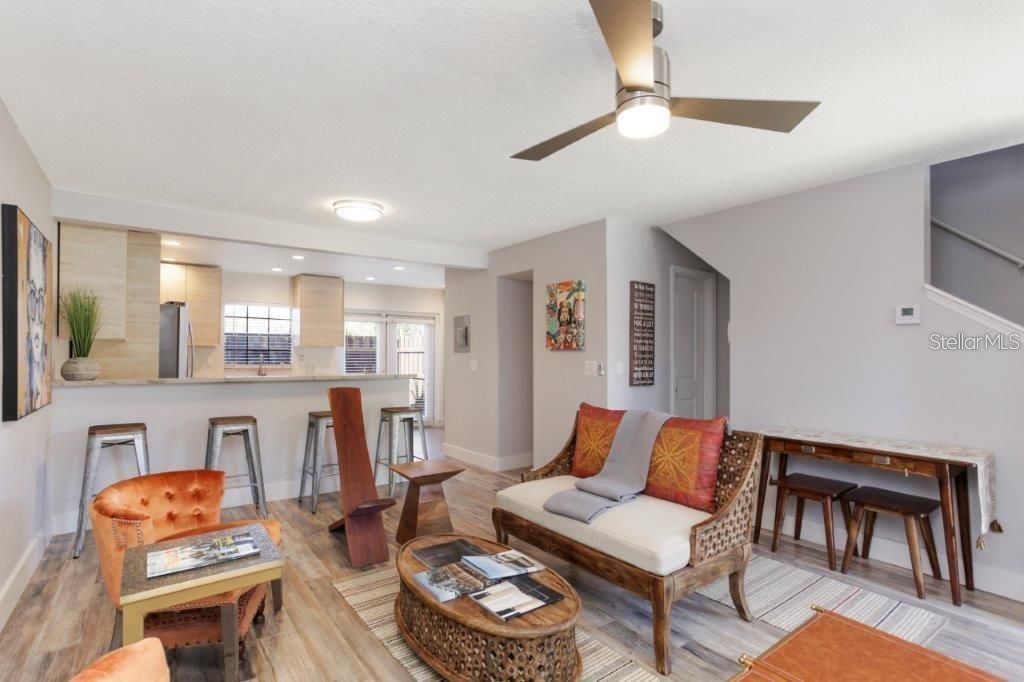 En Venta: $214,900 (2 camas, 2 baños, 1031 Pies cuadrados)