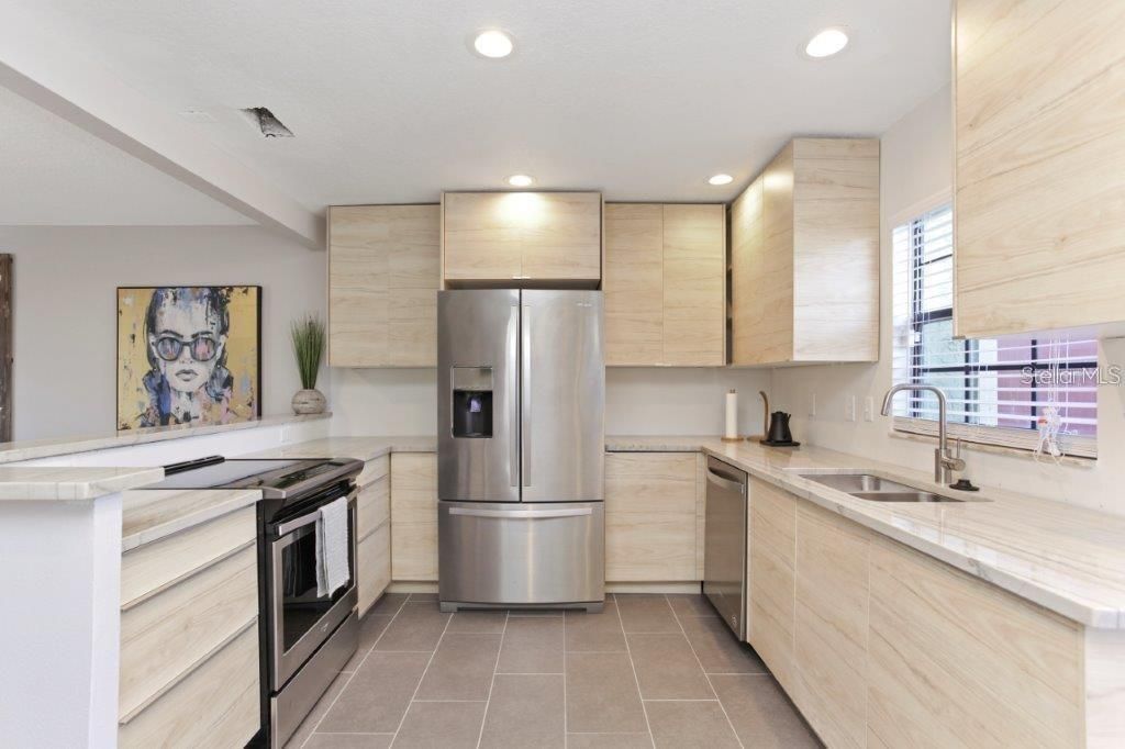 En Venta: $214,900 (2 camas, 2 baños, 1031 Pies cuadrados)