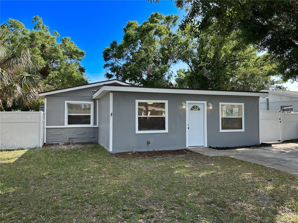 En Venta: $374,000 (3 camas, 2 baños, 1348 Pies cuadrados)