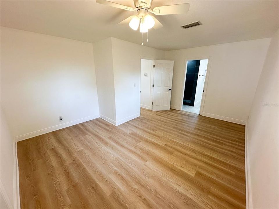 En Venta: $374,000 (3 camas, 2 baños, 1348 Pies cuadrados)