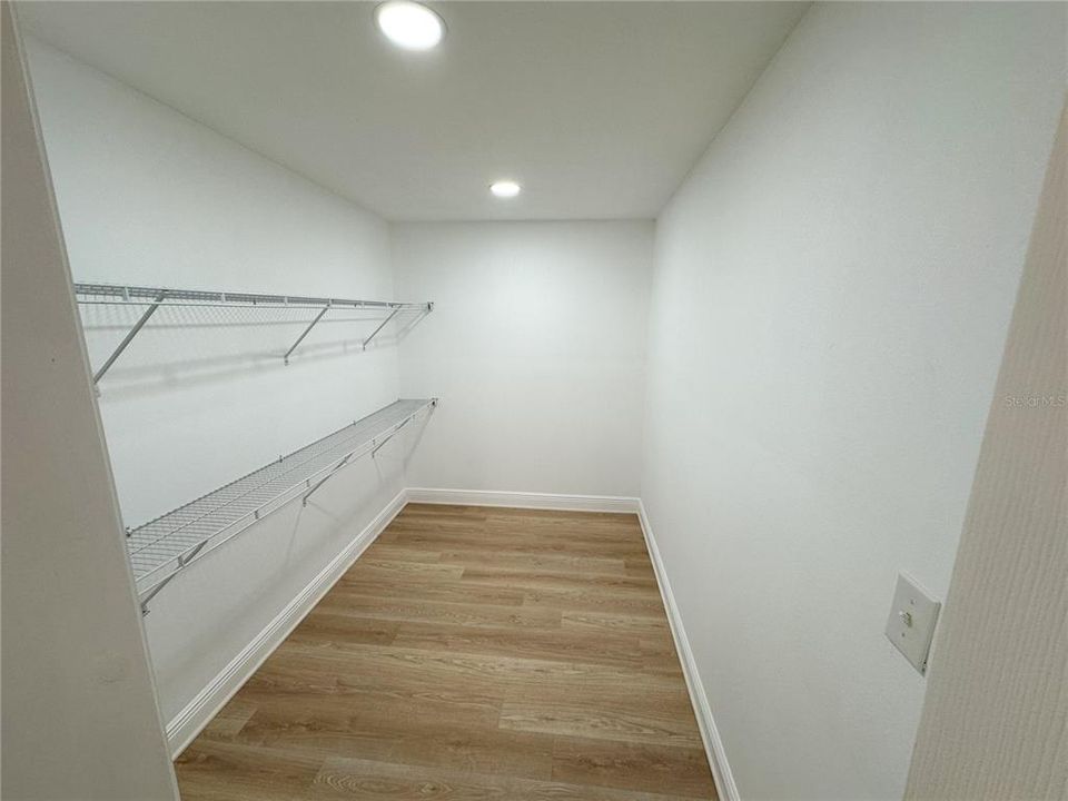 En Venta: $374,000 (3 camas, 2 baños, 1348 Pies cuadrados)