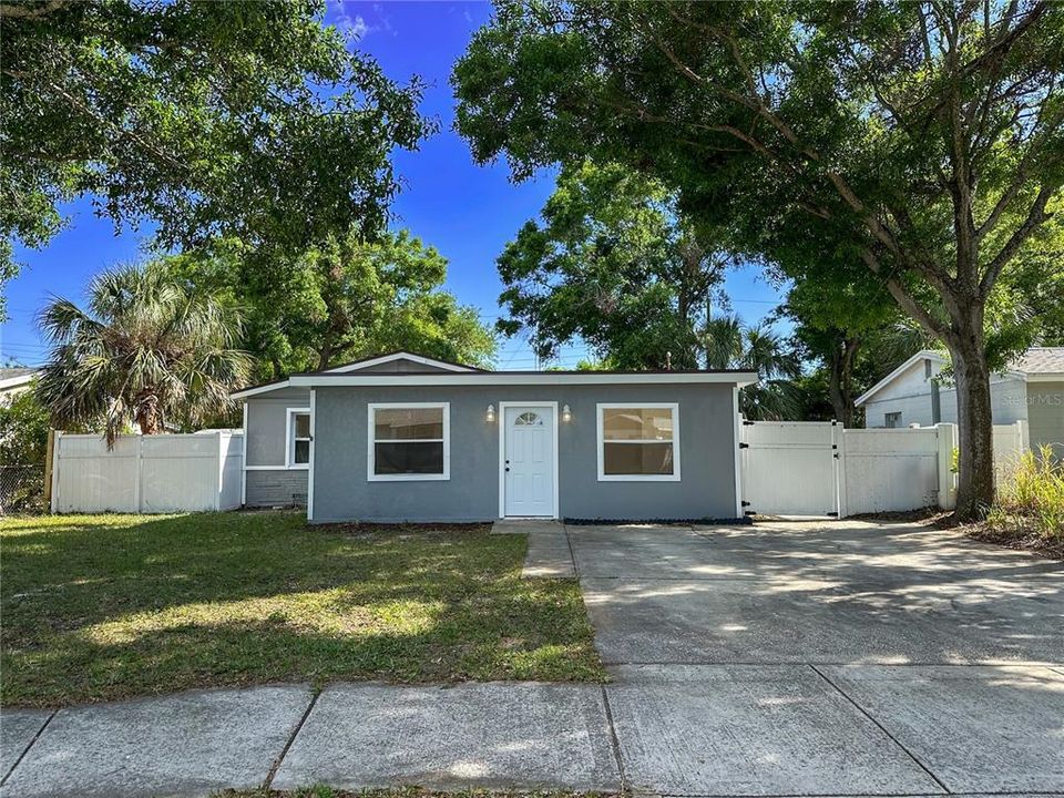 En Venta: $374,000 (3 camas, 2 baños, 1348 Pies cuadrados)