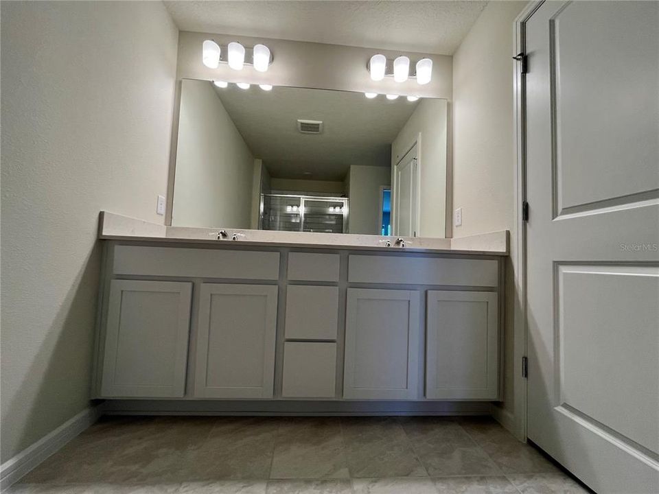 Под контрактом: $2,000 (3 спален, 2 ванн, 1699 Квадратных фут)