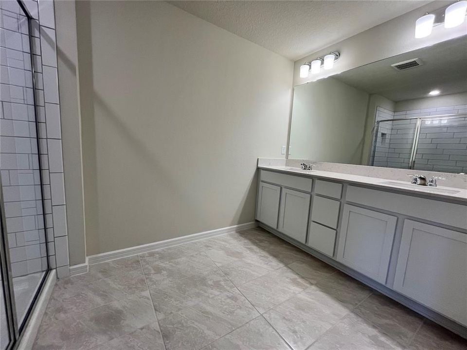 Под контрактом: $2,000 (3 спален, 2 ванн, 1699 Квадратных фут)