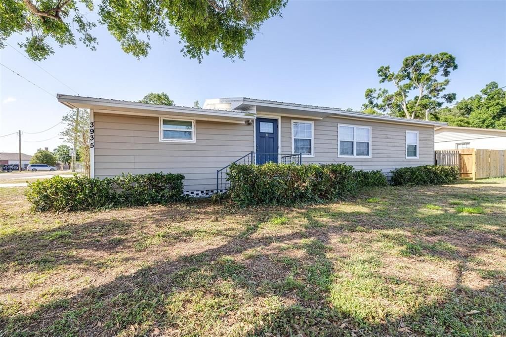 Recently Rented: $1,575 (3 beds, 1 baths, 1200 Square Feet)