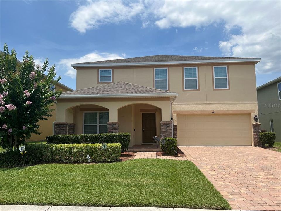 Recientemente alquilado: $2,650 (4 camas, 2 baños, 3364 Pies cuadrados)