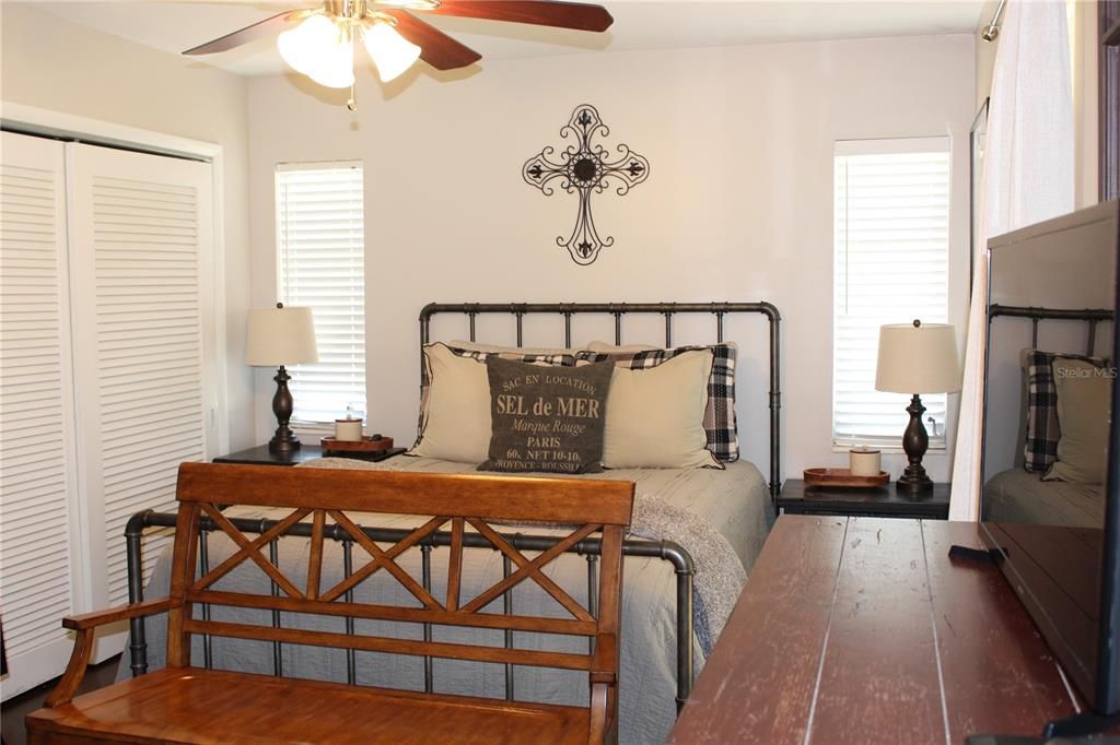 For Sale: $335,000 (3 beds, 2 baths, 1645 Square Feet)