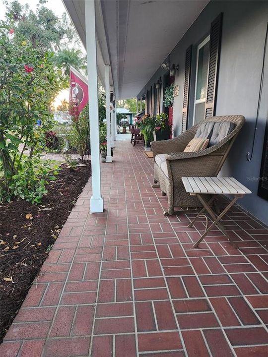 For Sale: $335,000 (3 beds, 2 baths, 1645 Square Feet)