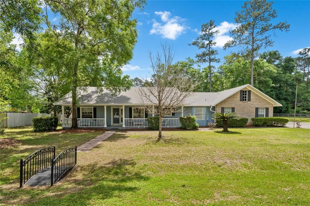 Recently Sold: $359,000 (3 beds, 2 baths, 1705 Square Feet)