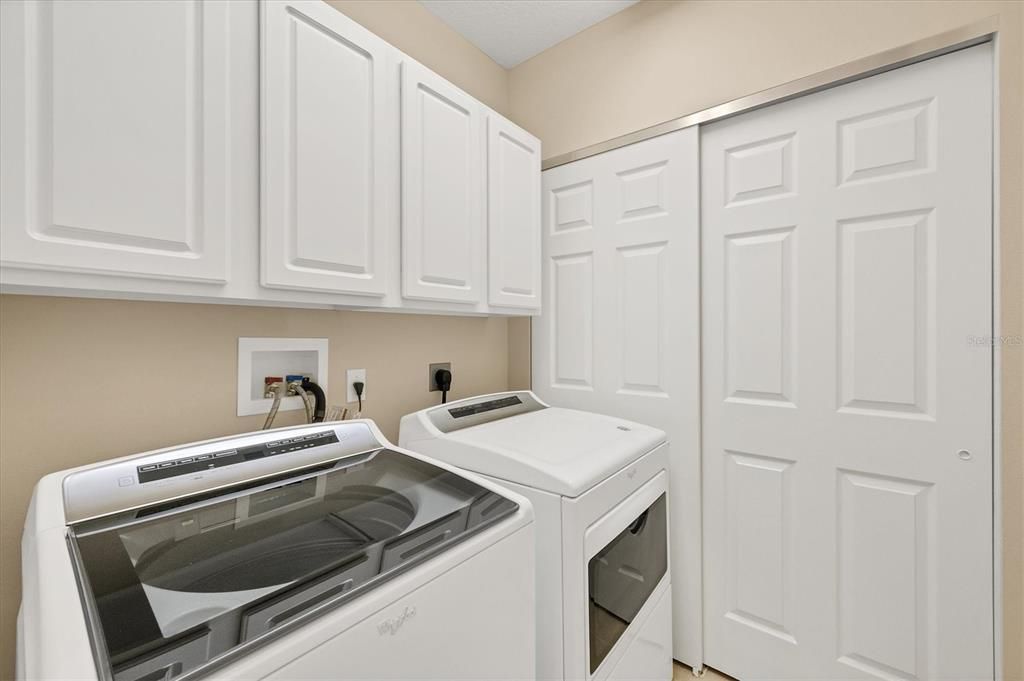 For Sale: $325,000 (2 beds, 2 baths, 1637 Square Feet)