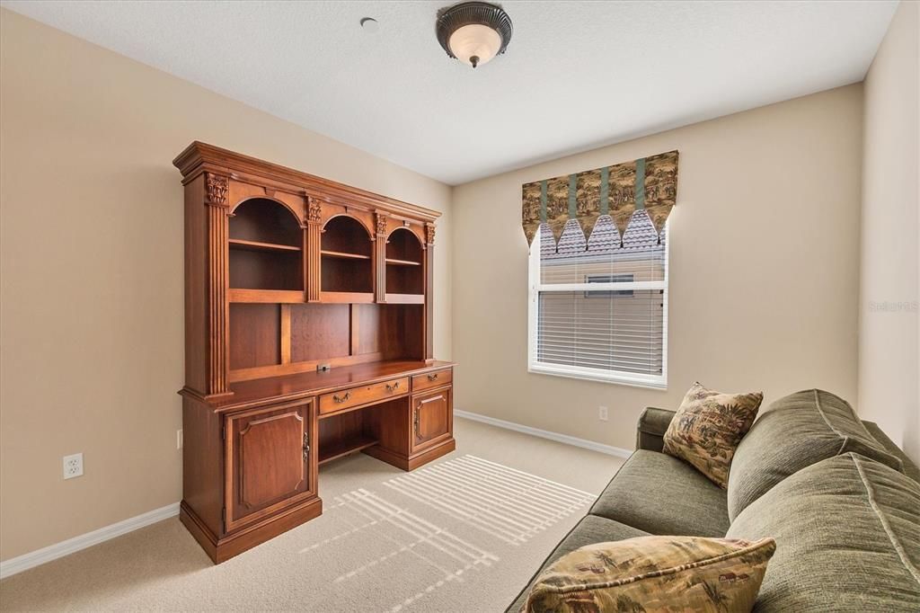 For Sale: $325,000 (2 beds, 2 baths, 1637 Square Feet)