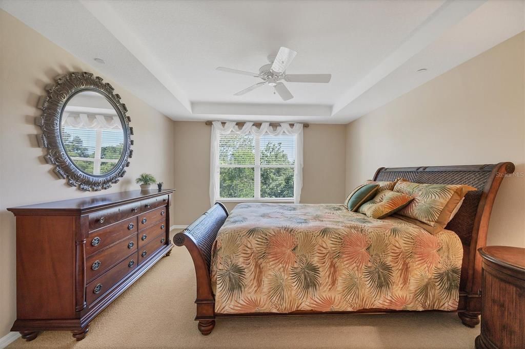 For Sale: $325,000 (2 beds, 2 baths, 1637 Square Feet)