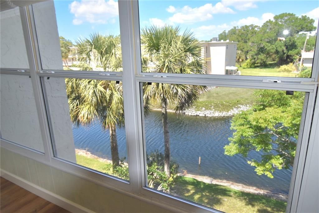 For Sale: $137,000 (1 beds, 1 baths, 760 Square Feet)