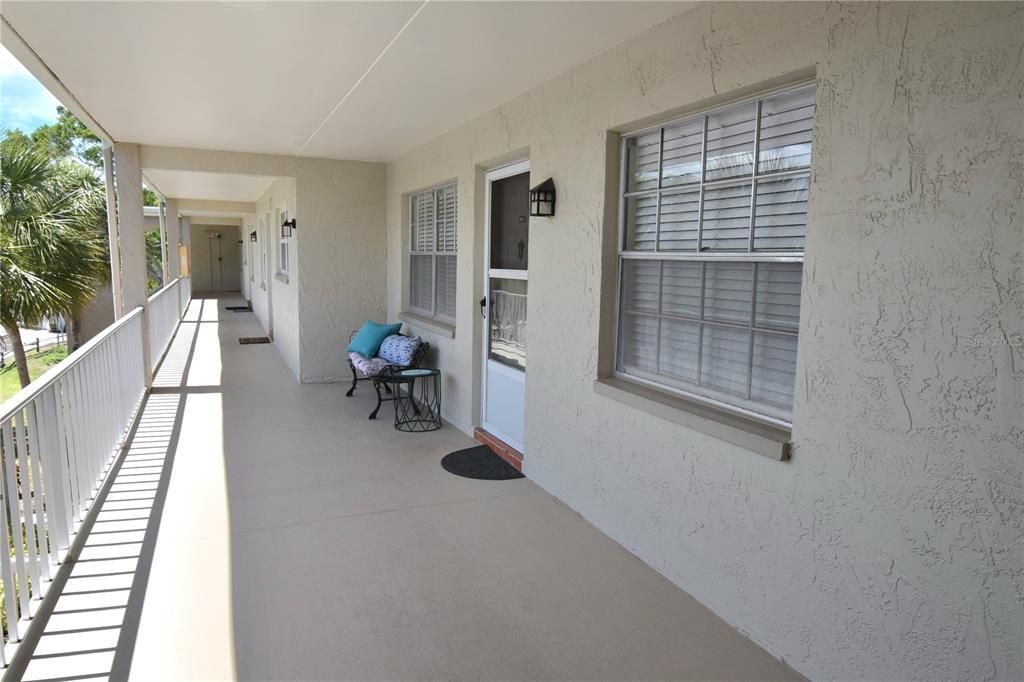 For Sale: $137,000 (1 beds, 1 baths, 760 Square Feet)