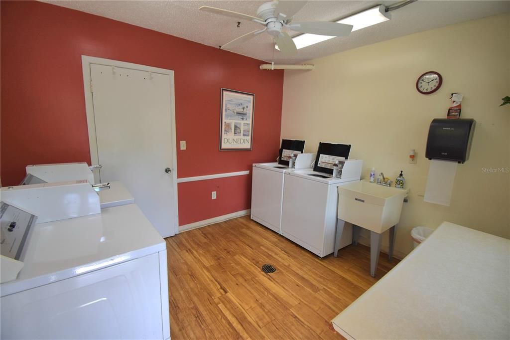 For Sale: $137,000 (1 beds, 1 baths, 760 Square Feet)