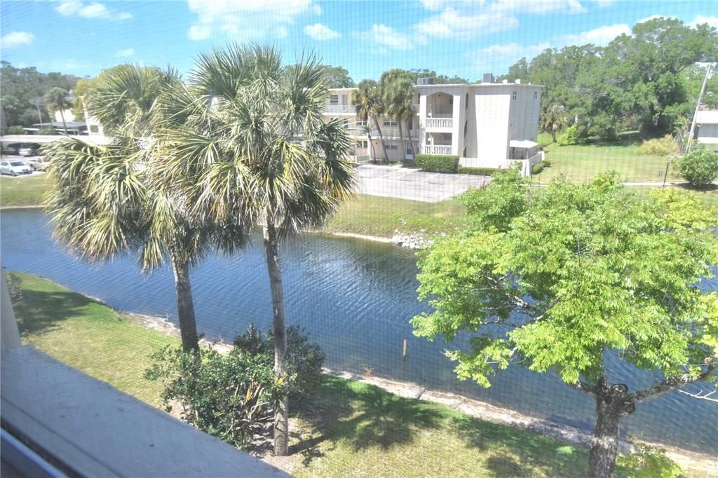 For Sale: $137,000 (1 beds, 1 baths, 760 Square Feet)