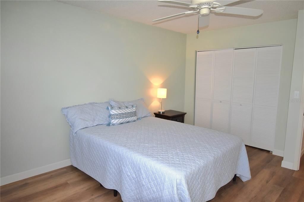 For Sale: $137,000 (1 beds, 1 baths, 760 Square Feet)