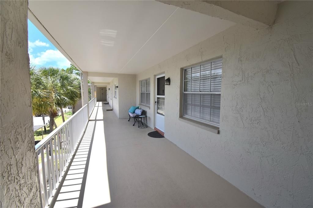 For Sale: $137,000 (1 beds, 1 baths, 760 Square Feet)