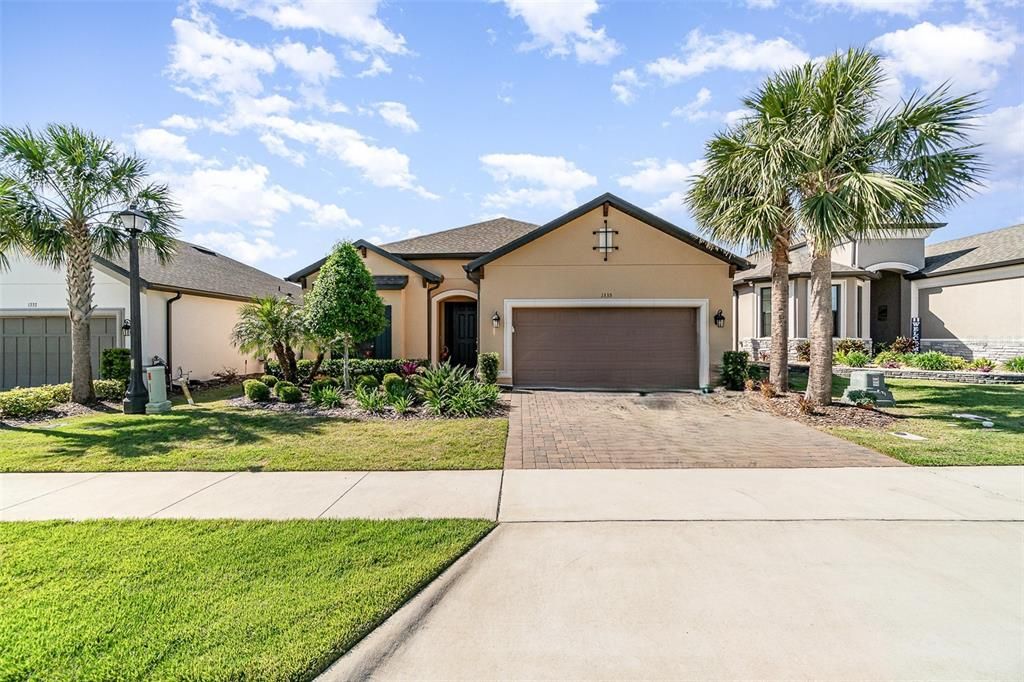 Recently Sold: $600,000 (3 beds, 3 baths, 2259 Square Feet)